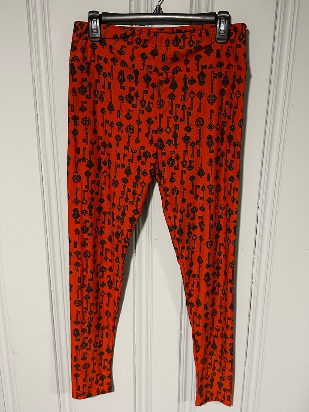 Rare Vintage LulaRoe Leggings with Black Key Pattern sz T/C